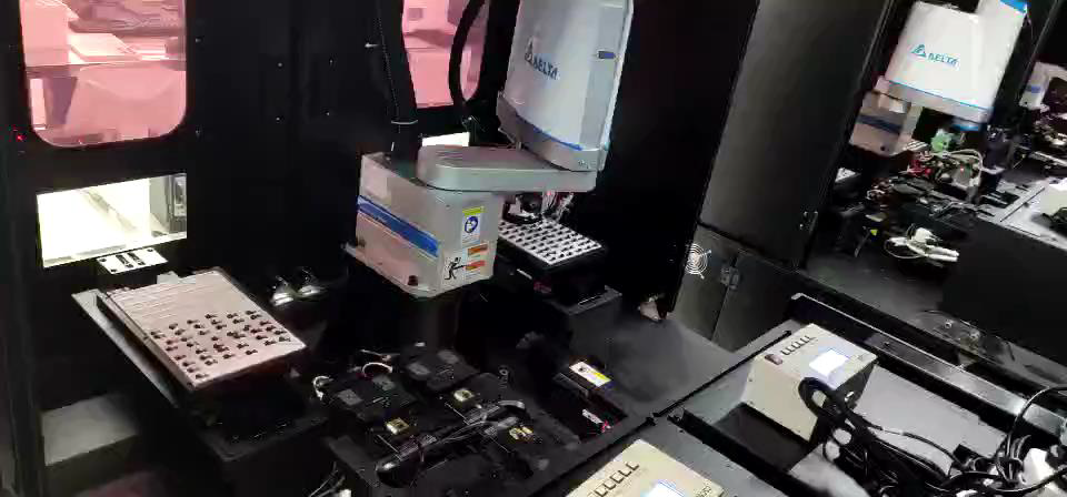 臺達機器人監控攝像頭移栽檢驗工作平臺