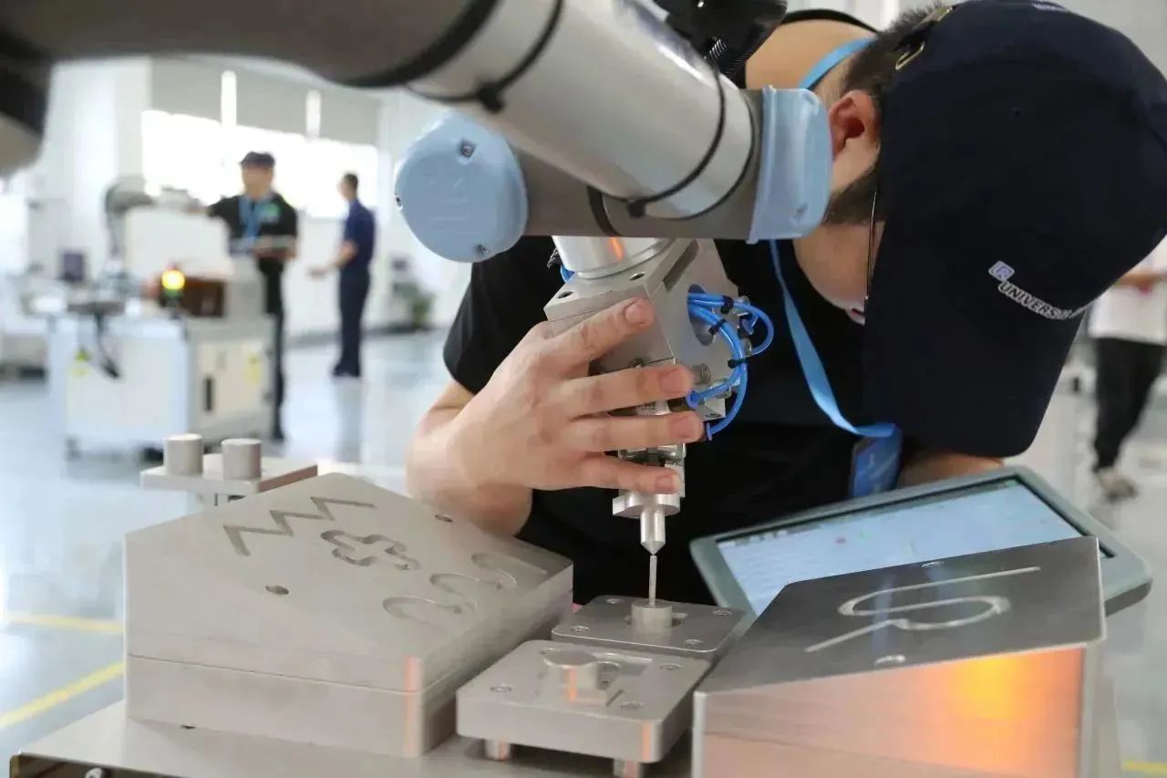 優(yōu)傲機器人協(xié)辦2023嘉興市機器人技能大賽圓滿(mǎn)落幕