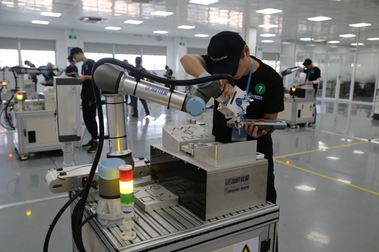優(yōu)傲機器人協(xié)辦2023嘉興市機器人技能大賽圓滿(mǎn)落幕