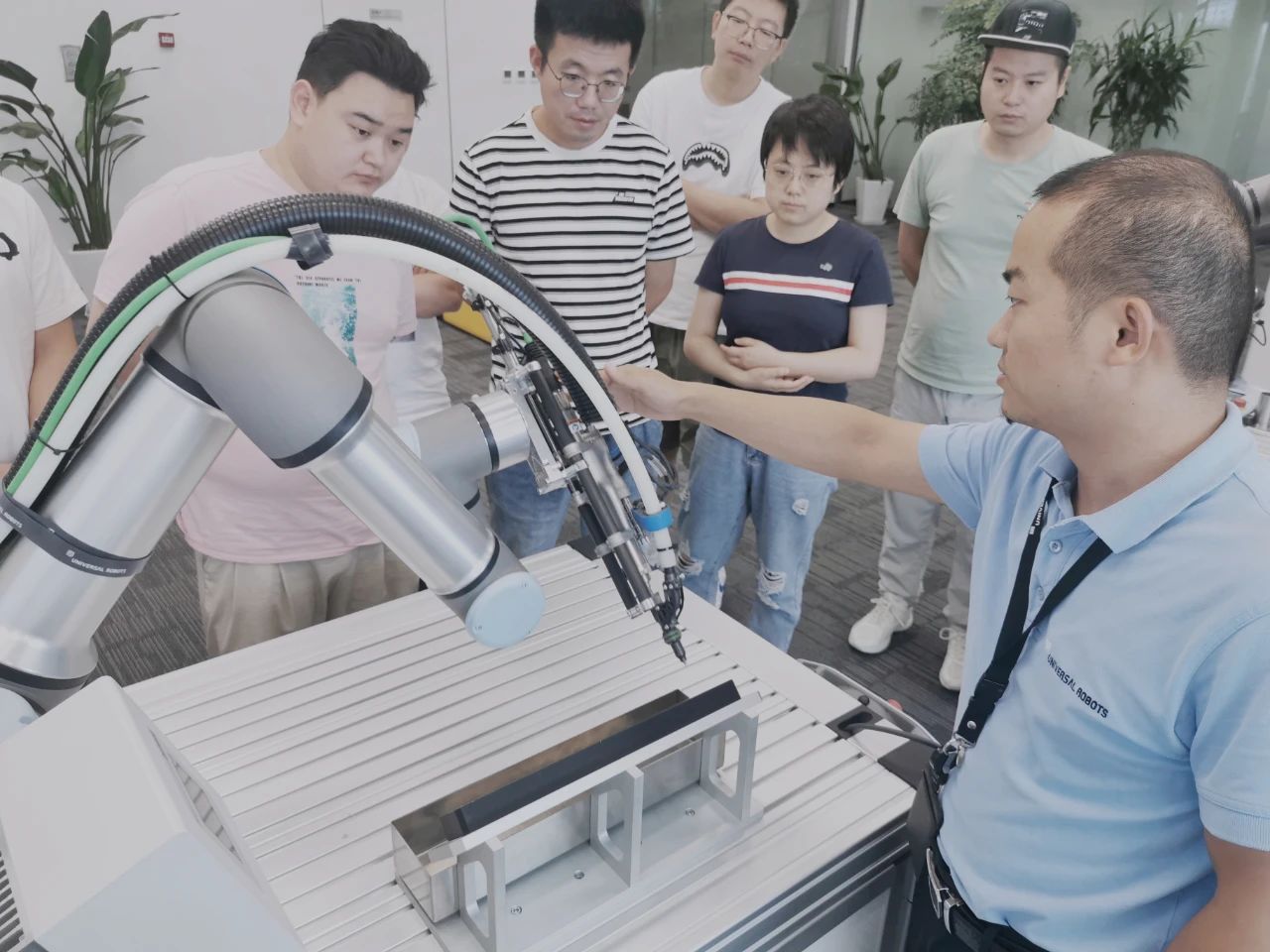 優(yōu)傲機器人培訓