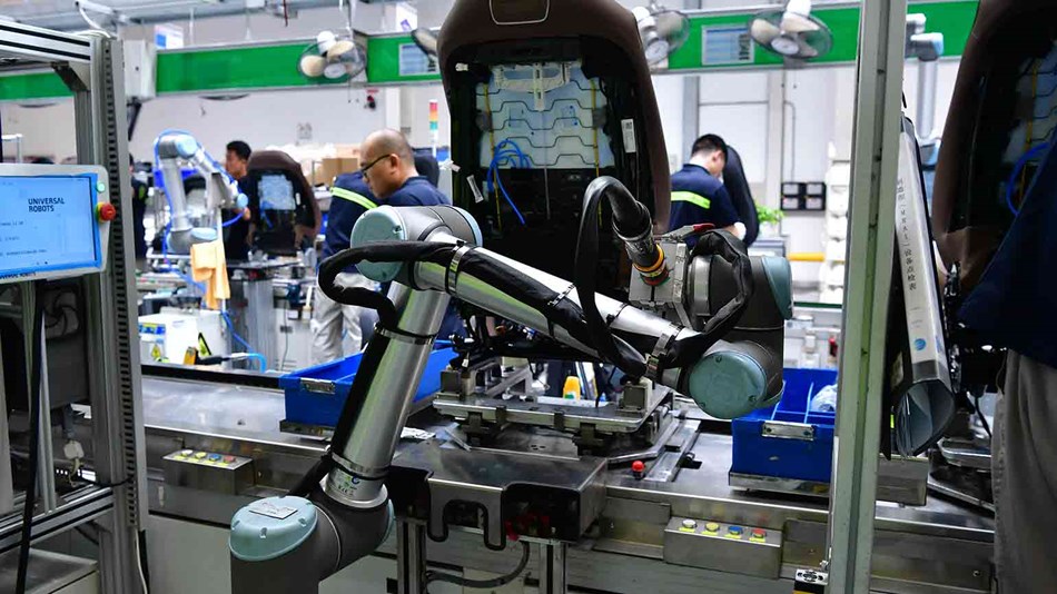 2a0c345f63a306cdb54170aa22c520cb_collaborative-robots-at-lear_width=950.jpg